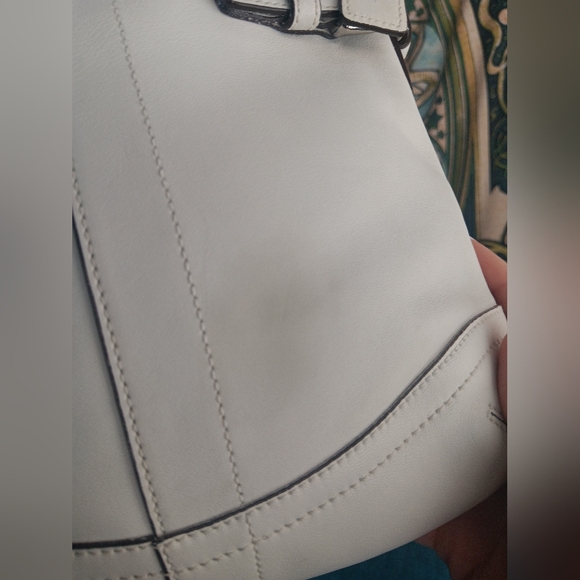 Coach Cream Shoulder Bag - Picture 4 of 9